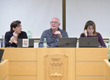 Reunión en el Ayuntamiento de Paiporta sobre congelación de tasas municipales.