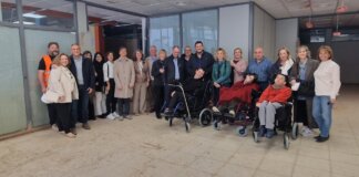 Grupo de personas en la colocación de la primera piedra del CAT en Albal