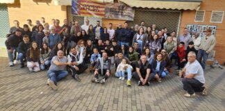 Un emotivo reencuentro en la calle Rigoberta Menchú de Aldaia.