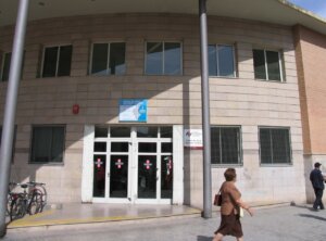 La Conselleria de Sanidad inicia la remodelación del centro de salud Salvador Allende en Valencia.