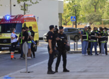 Policías y ambulancia en la escena de un tiroteo en Xirivella