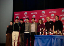 Grupo de personas en la gala de los premios Cacau d'Or en Torrent