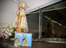 Torrent rinde homenaje a su fe con la presentación de un libro sobre la Virgen de los Desamparados