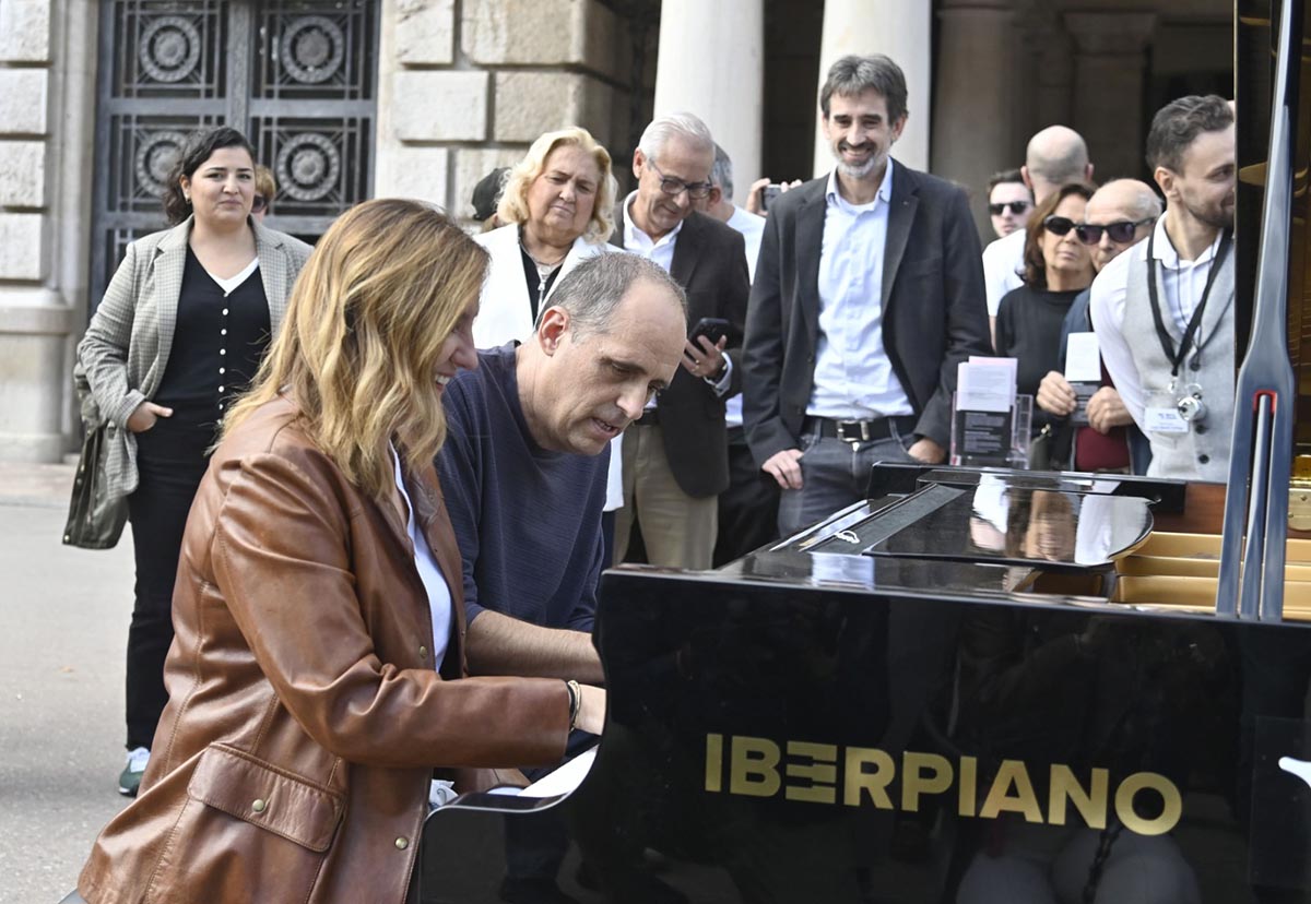 Valencia se llena de pianos