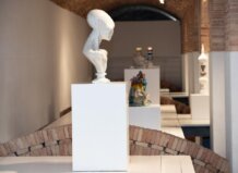 La XVII Bienal Internacional de Cerámica de Manises amplía el plazo de inscripción Esculturas en la XVII Bienal Internacional de Cerámica de Manises