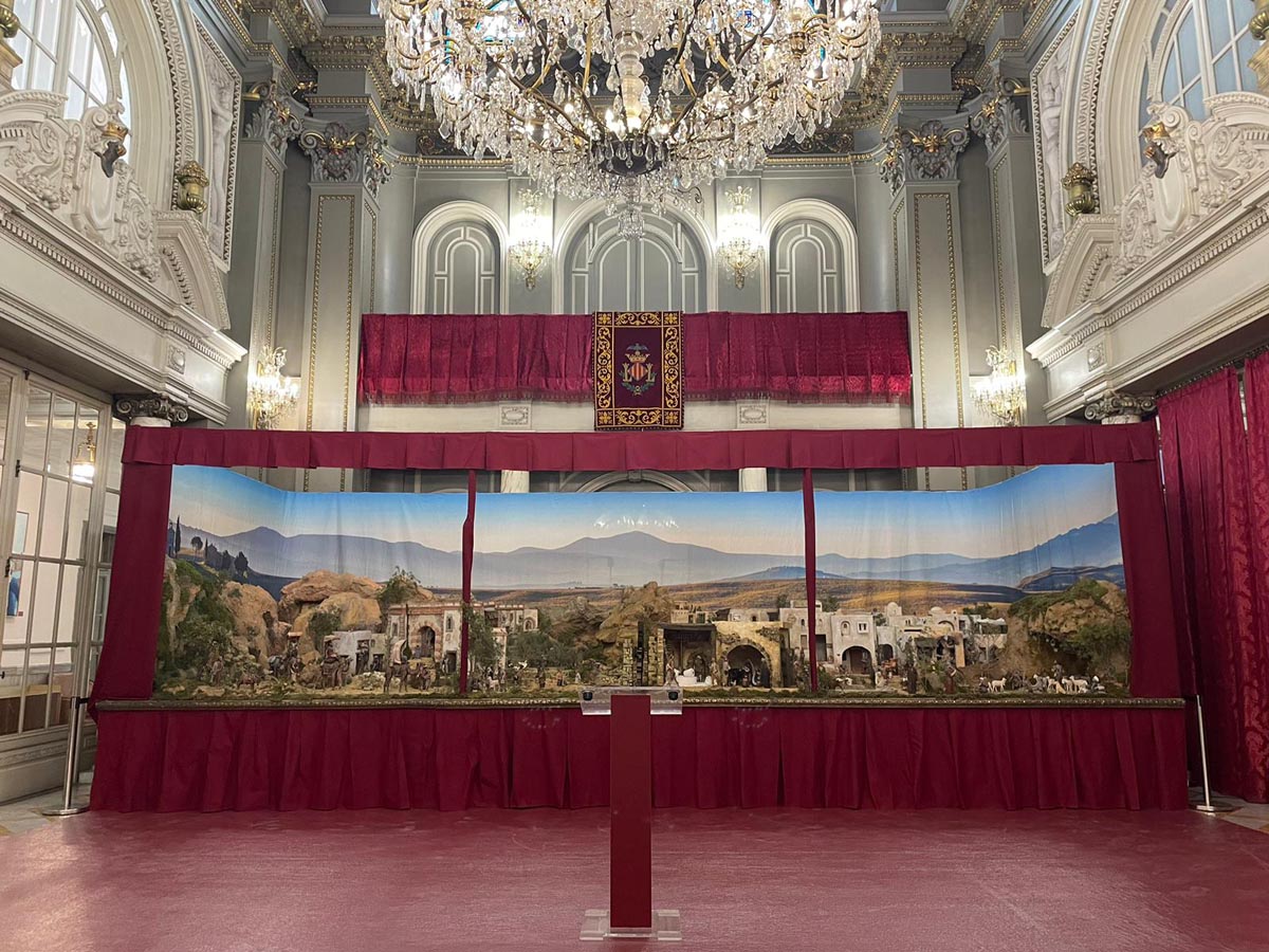 Belén monumental en el Salón de Cristal del Ayuntamiento de Valencia
