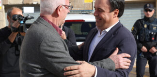 Encuentro entre el presidente de la Generalitat y un alcalde en Paiporta