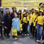 Grupo de personas en la inauguración de Expojove 2025 en Valencia