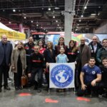 Grupo de personas en la inauguración de Expojove 2025 en Valencia