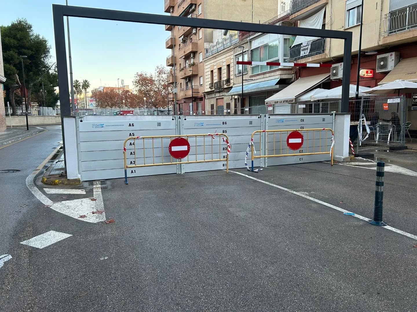 Instalación de comportes en el barranc de la Saleta en Aldaia