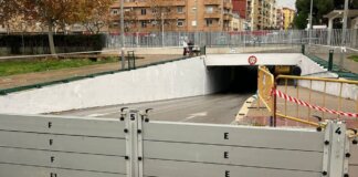 Aldaia refuerza la protección en el barranco de la Saleta ante la alerta roja por lluvias torrenciales Barreras de protección instaladas en Aldaia ante lluvias torrenciales.