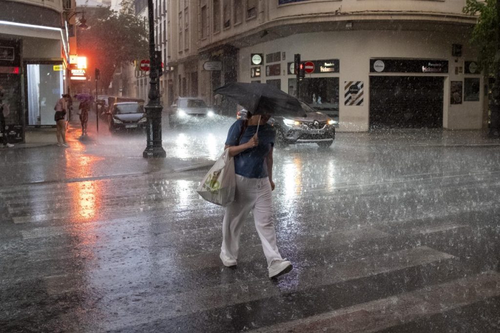 Alerta roja por lluvias en Valencia