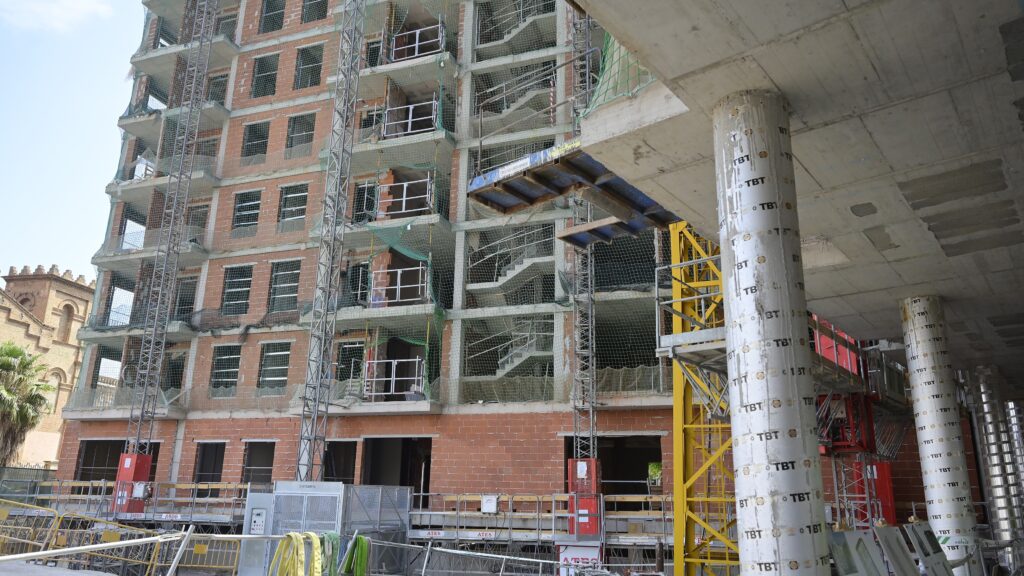 AUMSA adjudica la urbanización de 113 viviendas en Malilla Sur por 5 millones de euros.