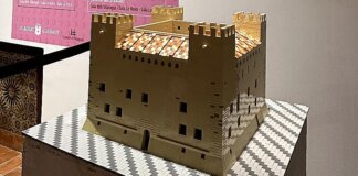 Maqueta de un castillo hecha con piezas de Lego en Alaquàs