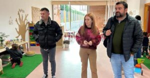 Visita a un colegio público en Catarroja por autoridades locales.