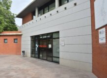 Fachada del centro de salud de Godella con moderno diseño arquitectónico