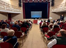 La Emtre informa a los vecinos sobre la nueva legislación de residuos.