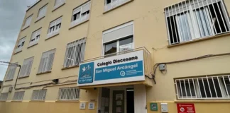 Fachada del Colegio San Miguel Arcángel en Burjassot