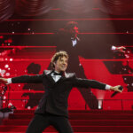 David Bisbal actuando en el Roig Arena durante su gira navideña