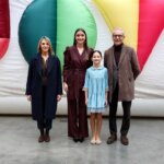 Cuatro personas posando en la inauguración de Expojove 2025