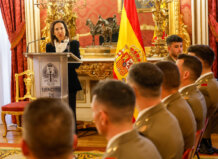 La ministra de Defensa entrega condecoraciones a militares de la UME