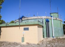 Torrent pone fin a 20 años de trámites asegurando legalmente las parcelas del depósito de agua Depósito de agua municipal en Torrent, infraestructura esencial para el abastecimiento.