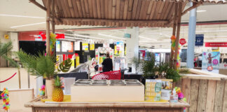 Barra de bebidas decorada para eventos corporativos de JUJU'S Events