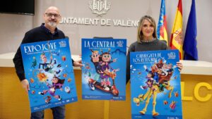 Presentación de la programación navideña en Valencia con carteles de Expojove y la Cavalcada de Reis.