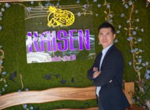 El presidente de la Asociación de Empresarios Chinos de la Comunitat, premio de Paterna Ciudad de Empresas 2025 Fernando Zhou, presidente de la Asociación de Empresarios Chinos de la Comunitat Valenciana, Premio Especial de la X edición de Paterna Ciudad de Empresas