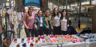La Fundación Pequeño Deseo recibe una aportación récord de 91.902 euros del Maratón València Miembros de la Fundación Pequeño Deseo en un evento solidario