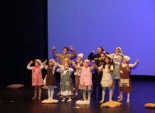 Adisto reúne en Torrent a un centenar de artistas, academias, escuelas y jóvenes en la gala por su 25 aniversario La Gala ADISTO 2025 celebró la inclusión y el talento de jóvenes artistas en Torrent.