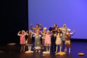 La Gala ADISTO 2025 celebró la inclusión y el talento de jóvenes artistas en Torrent.