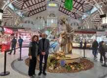 Escultura del Belén del Mercado Central con la Sagrada Familia