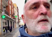 El chef José Andrés reclama en su nueva visita a Paiporta mayor celeridad en las obras del Barranco del Poyo El chef José Andrés durante su visita a Paiporta para reclamar urgencia en obras