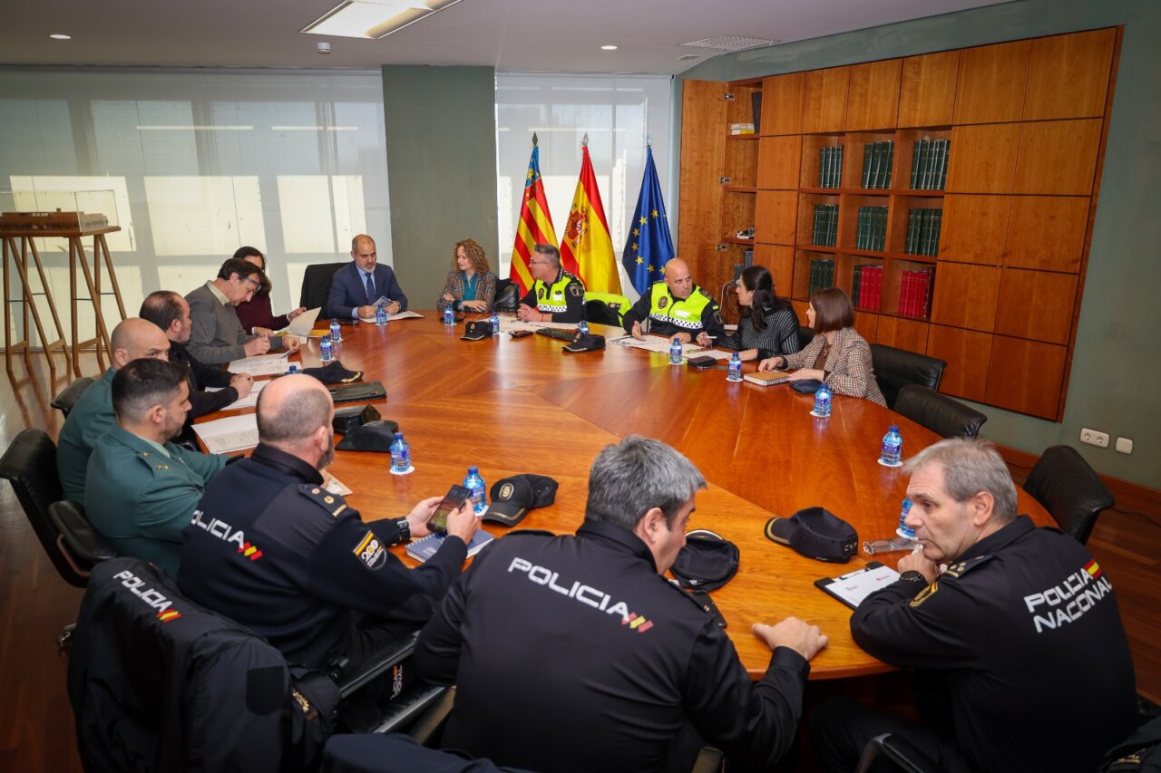 Reunión de seguridad en Torrent con autoridades y policías