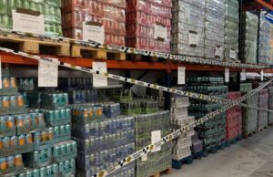 Latas de refrescos decomisadas en un almacén de Valencia