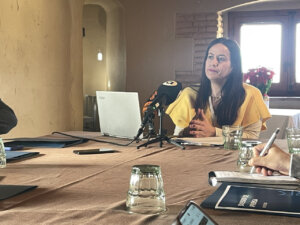 Lorena Silvent en rueda de prensa sobre la reconstrucción de Catarroja