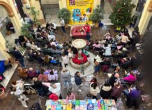 Manises inaugura la ll edició del Festival de Literatura Infantil i Juvenil Inauguración del Festival de Literatura Infantil y Juvenil en Manises con niños y adultos.