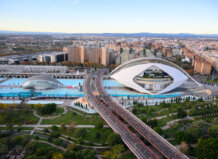 Jepkosgei (2:14:00) logra la mejor marca mundial del año para el Maratón Valencia Vista aérea del Maratón Valencia 2025 en la Ciudad de las Artes y las Ciencias