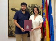 Pausa de dos años en nuevas licencias turísticas y de viviendas para aliviar la presión inmobiliaria en Moncada Reunión del Ayuntamiento de Moncada sobre regulación de vivienda