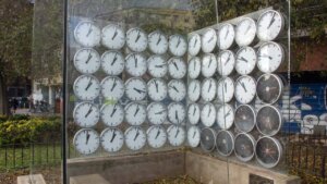 Monumento en memoria de las víctimas del accidente del metro en Valencia