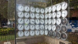 Monumento en memoria de las víctimas del accidente de metro en Valencia