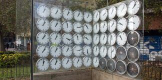 Monumento en memoria de las víctimas del accidente de metro en Valencia