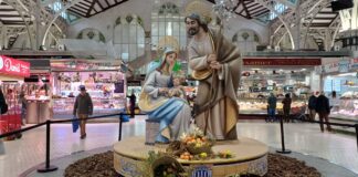 Escultura del Naixement en el Mercat Central de València