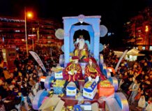 La Navidad llena Alboraya de magia y diversión para todas las edades Cabalgata de Reyes en Alboraya con carrozas y público disfrutando