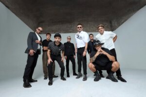 La banda uruguaya No Te Va a Gustar en una sesión de fotos