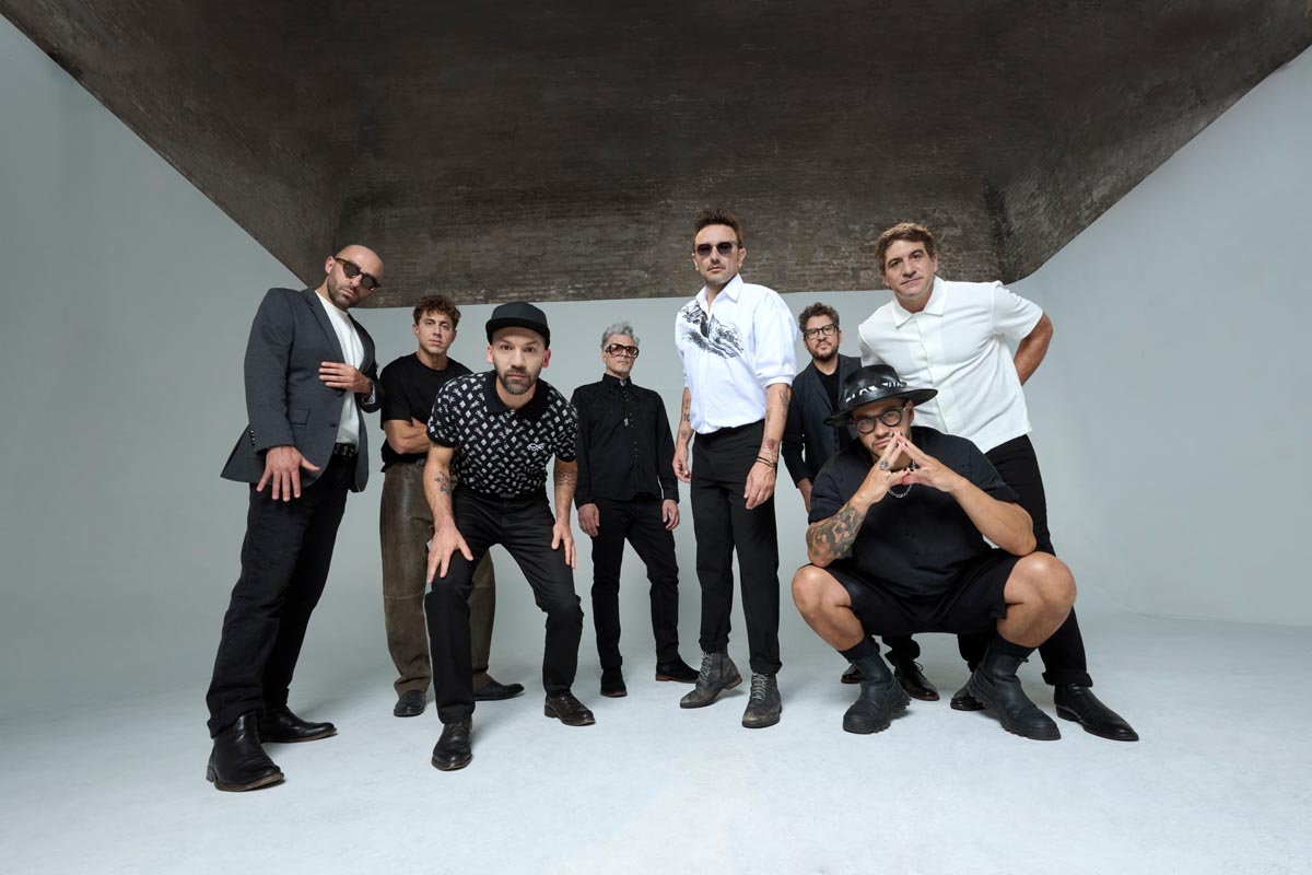 La banda uruguaya No Te Va a Gustar en una sesión de fotos