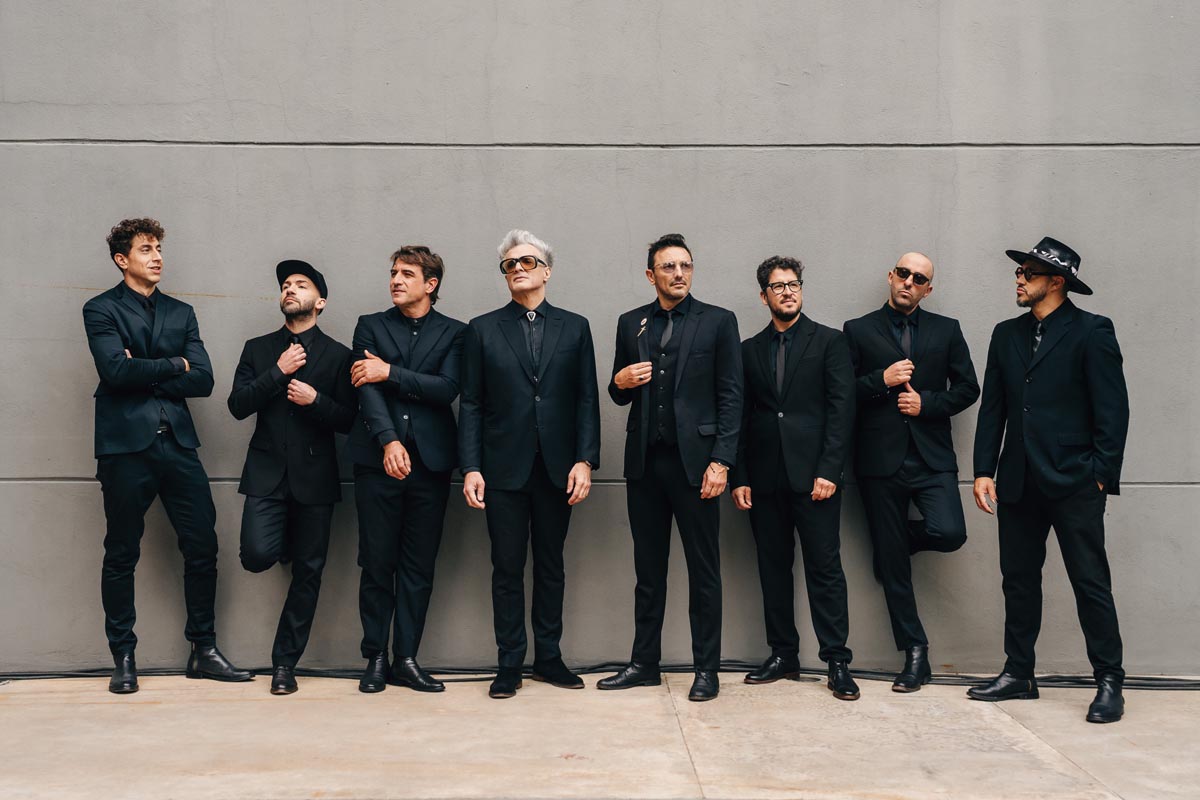 Miembros de la banda No Te Va a Gustar en un evento musical