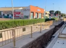 Obras del colector en el carrer La Lluna en Foios.