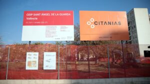 Carteles de obras del nuevo CEIP Sant Àngel de la Guarda en València